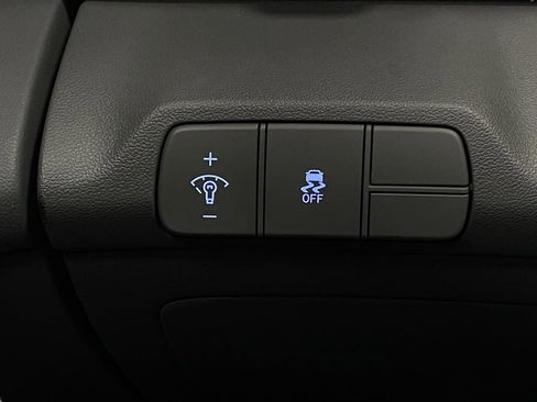 Certified 2025 Hyundai Elantra SEL image 14