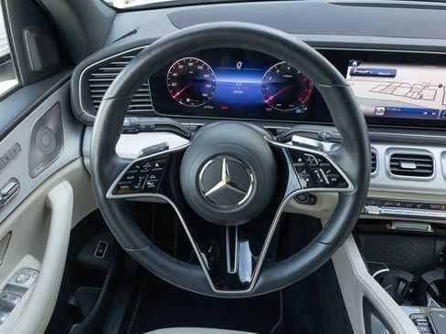Certified 2025 Mercedes-Benz GLS 450 4MATIC image 23