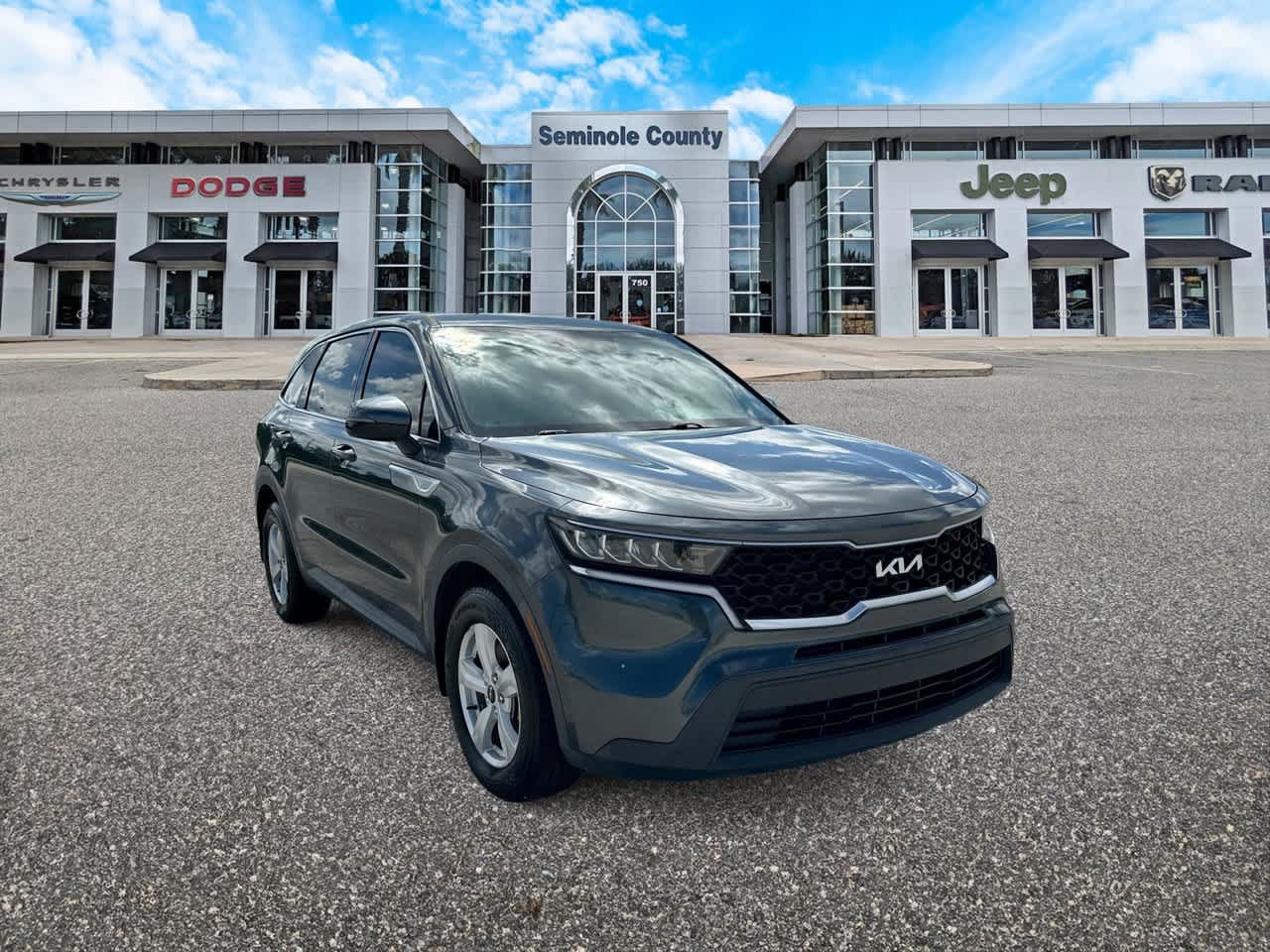 Used 2022 Kia Sorento LX FWD image 2