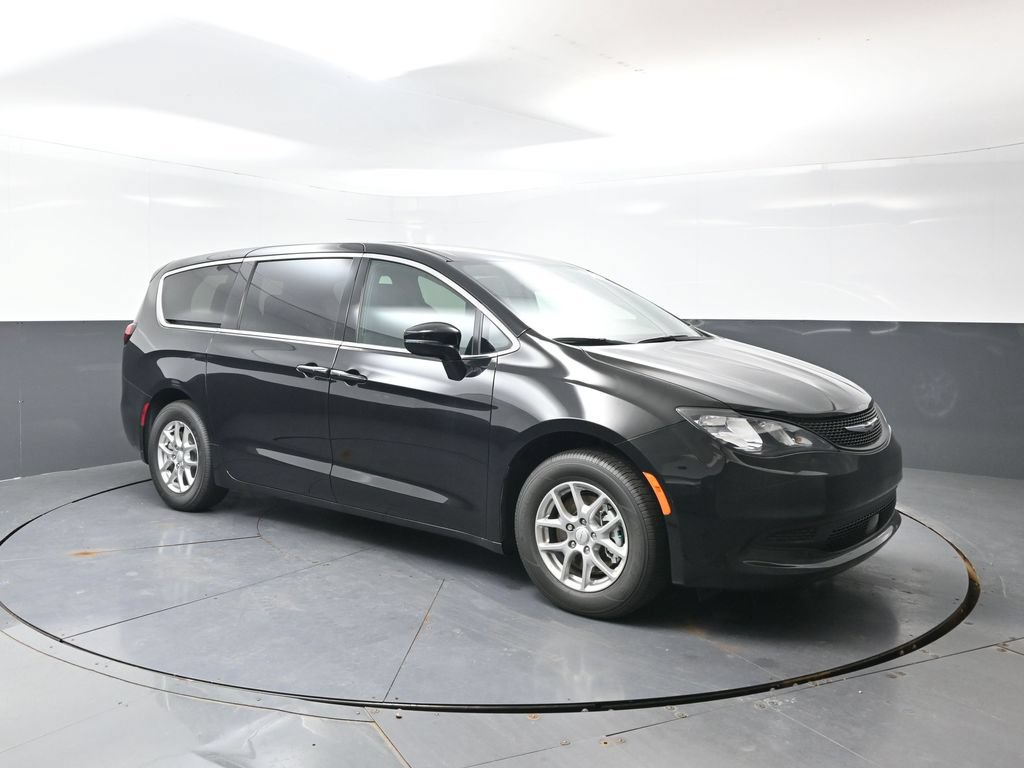 New 2027 Chrysler Pacifica LX FWD image 3