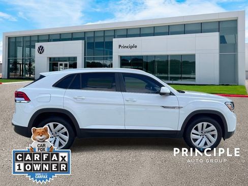 Used 2023 Volkswagen Atlas Cross Sport SE w/ Panoramic Sunroof Package FWD image 5