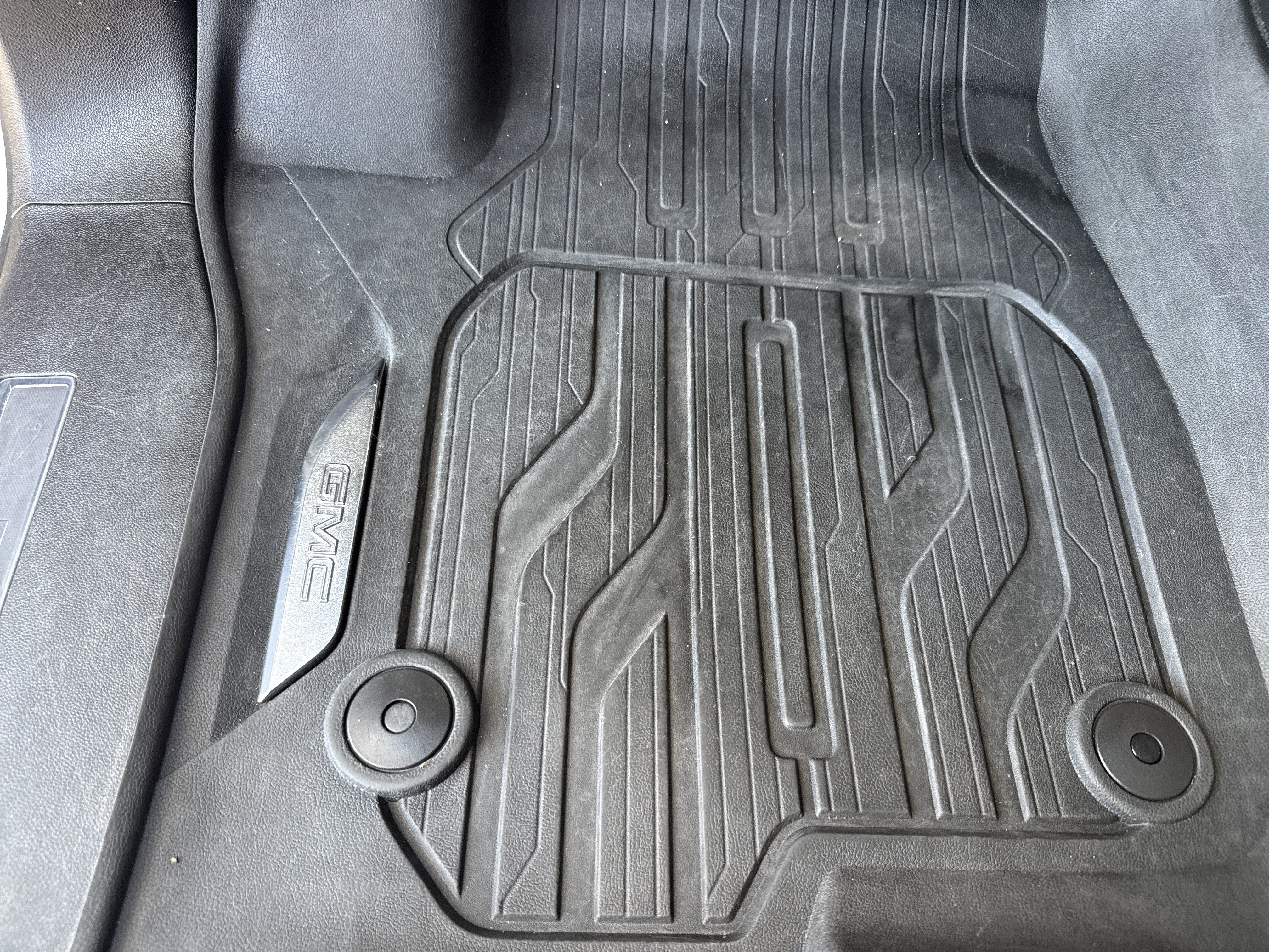 Used 2023 GMC Yukon XL Denali Ultimate w/ LPO, Floor Liner Package AWD/4WD image 17