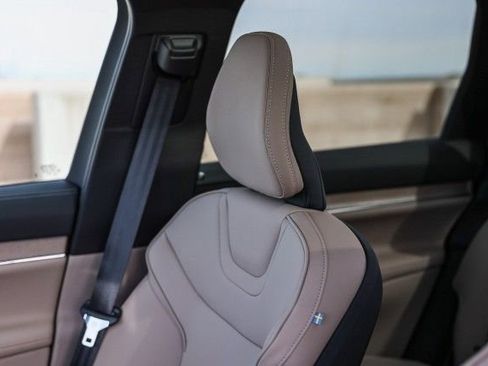 New 2025 Volvo EX90 Plus image 27