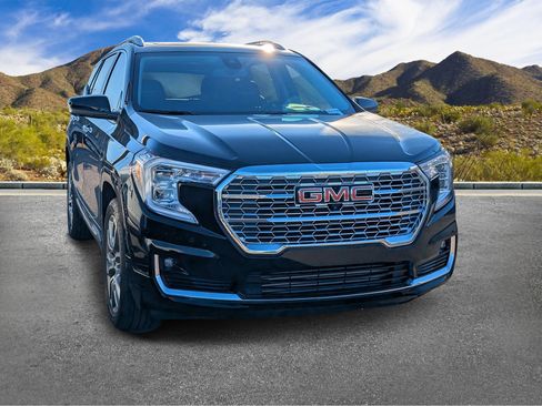 Used 2024 GMC Terrain Denali w/ Denali Premium Package image 3