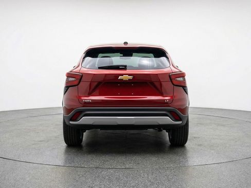 Used 2025 Chevrolet Trax LT FWD image 7