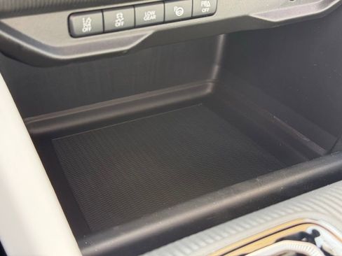 New 2026 Jeep Cherokee Overland image 25