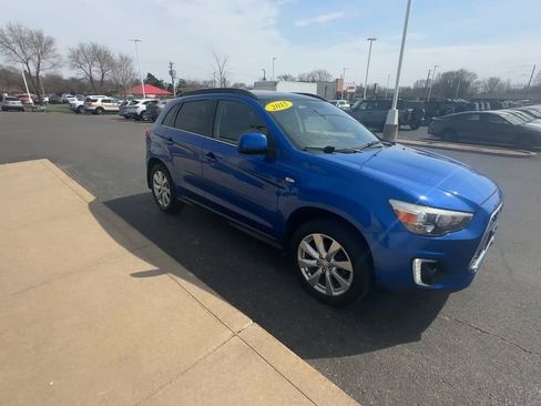 Used 2015 Mitsubishi Outlander Sport SE image 2