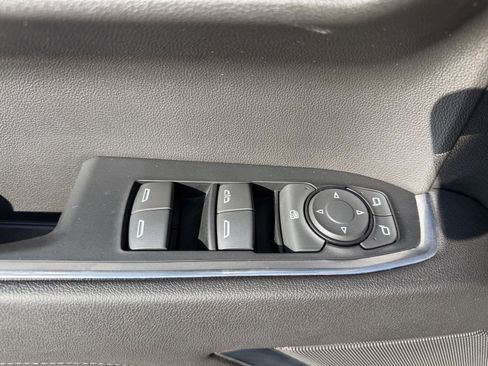 Used 2023 Chevrolet Silverado 1500 LT image 12