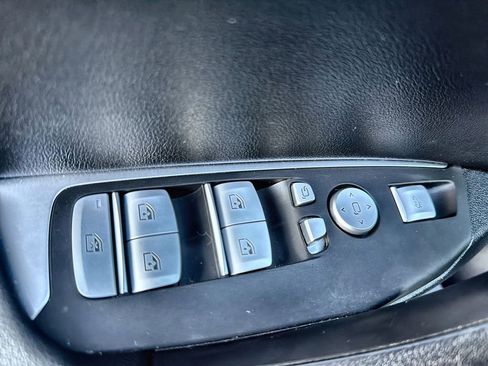 Used 2024 BMW X3 xDrive30i w/ Premium Essential Package image 15