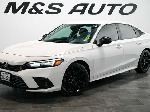 Used 2022 Honda Civic Sport image 2