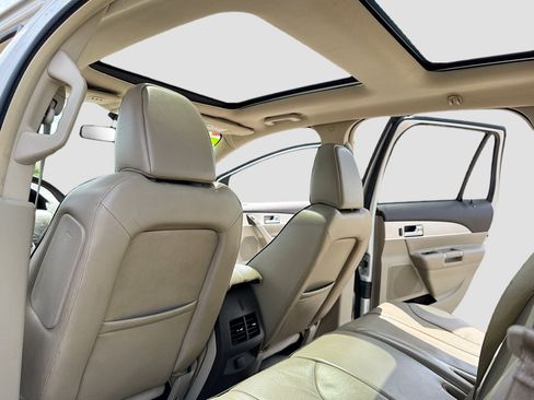 Used 2011 Lincoln MKX 2WD w/ 101A Rapid Spec Order Code image 6
