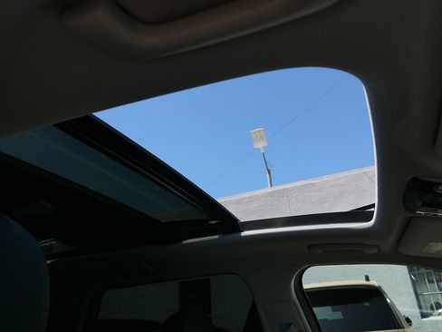 Used 2023 Kia Sorento EX w/ Panoramic Sunroof Package FWD image 30