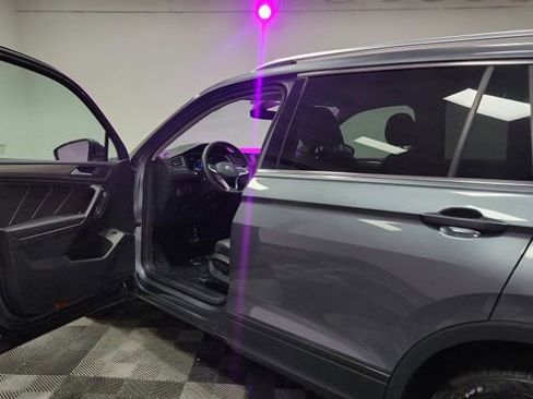 Used 2024 Volkswagen Tiguan SE image 16