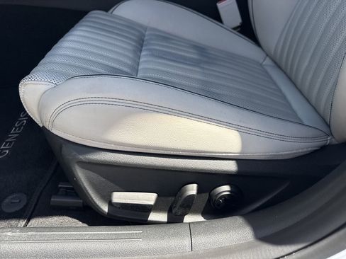 Used 2023 Genesis G70 2.0T w/ Sport Prestige Package RWD image 16