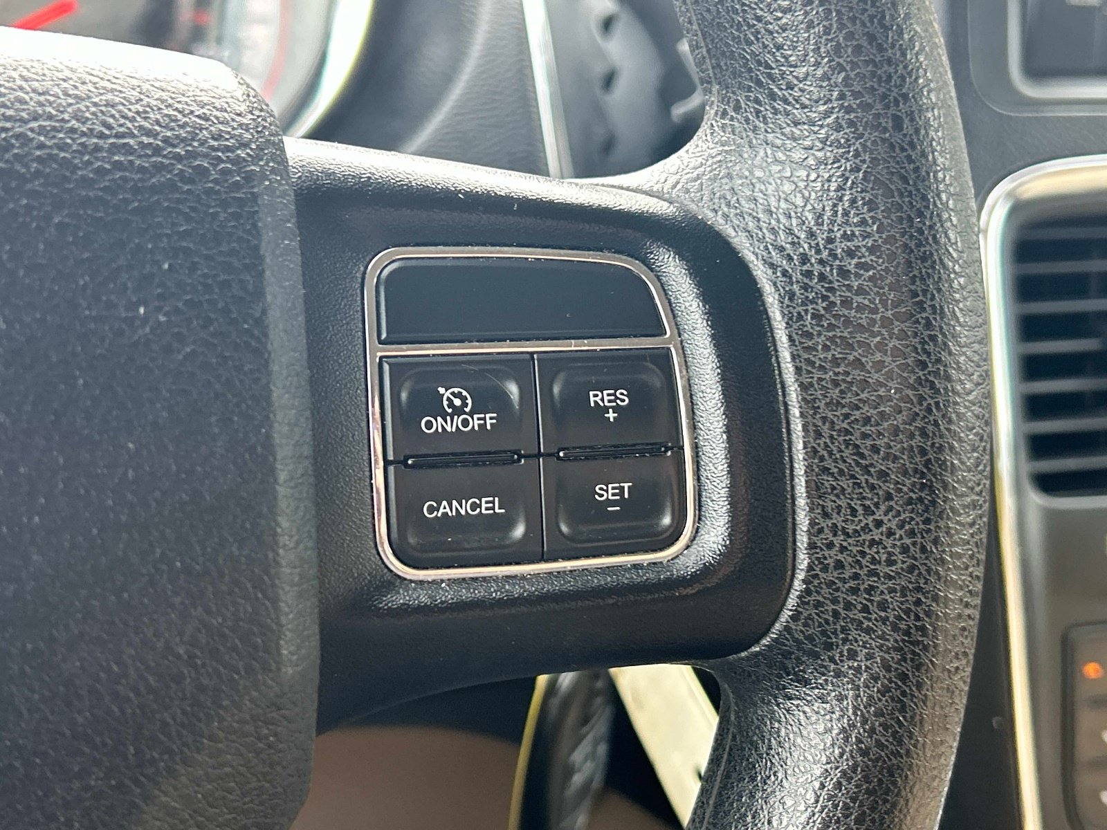 Used 2014 Dodge Grand Caravan SXT FWD image 23