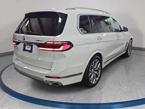 Used 2023 BMW X7 xDrive40i w/ Premium Package AWD/4WD image 5