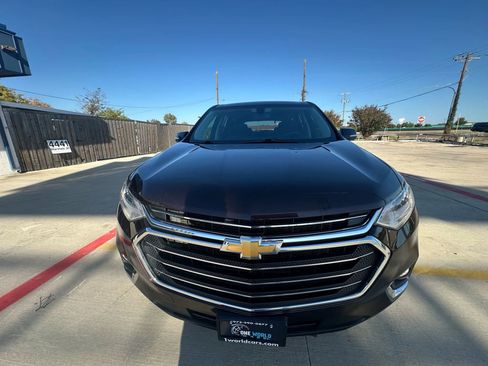 Used 2020 Chevrolet Traverse LT image 8