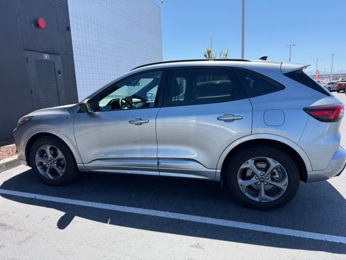 Used 2024 Ford Escape ST-Line FWD image 2