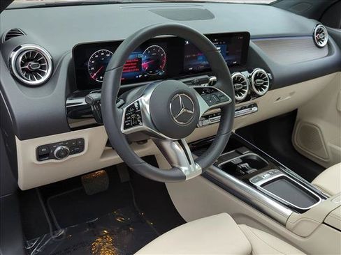Used 2026 Mercedes-Benz GLA 250 image 10
