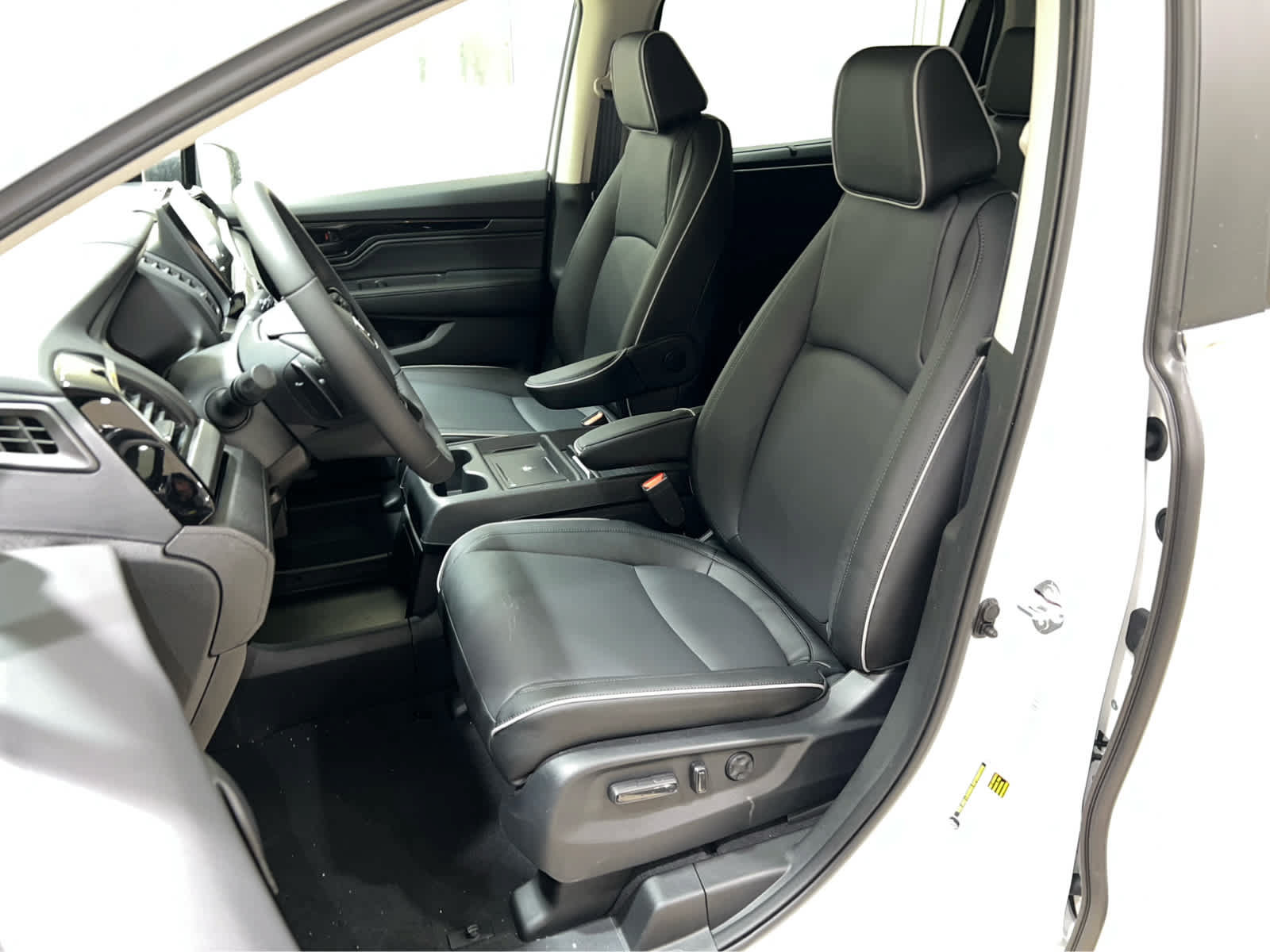 New 2027 Honda Odyssey Touring image 16