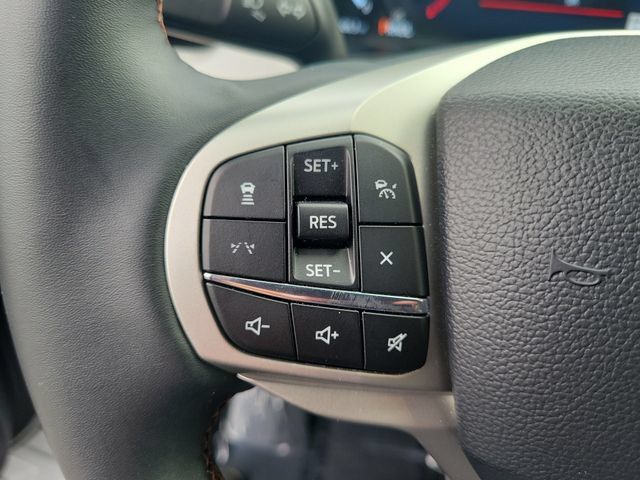 Used 2026 Ford Explorer Active RWD image 5
