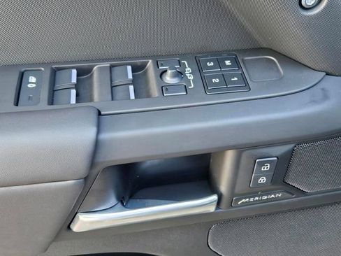 Used 2025 Land Rover Defender 110 S image 10