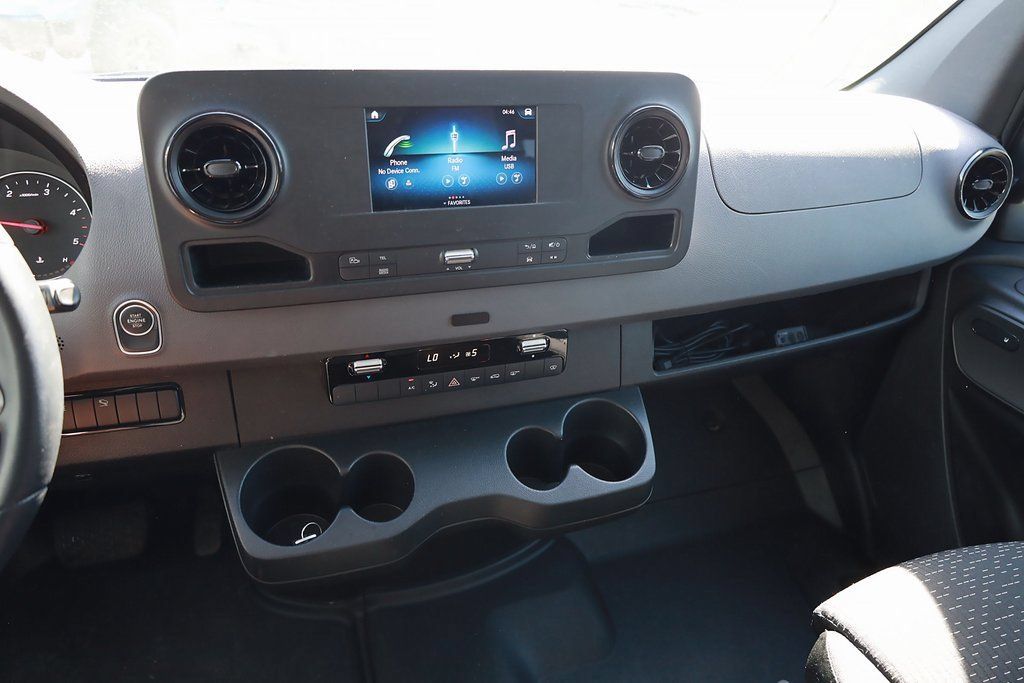 Used 2022 Mercedes-Benz Sprinter 2500 image 17