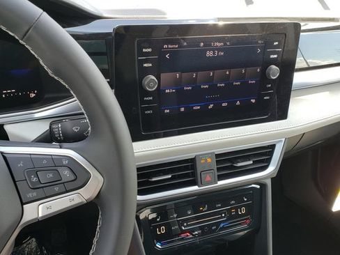 New 2026 Volkswagen Taos SE AWD/4WD image 11