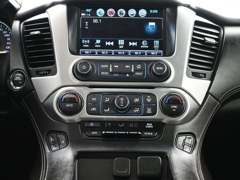 Used 2019 GMC Yukon SLT w/ Premium Edition image 17