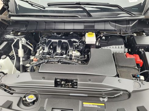 Used 2024 Nissan Pathfinder SV image 28