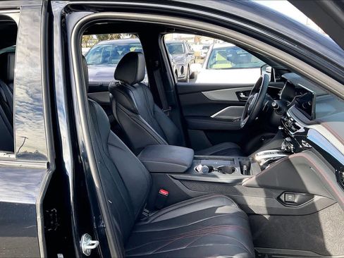 Used 2025 Acura MDX A-Spec image 10