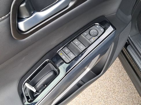 New 2025 Nissan Pathfinder SL w/ SL Premium Package image 12