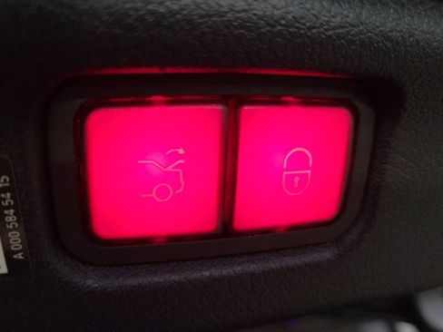 Used 2022 Mercedes-Benz C 300 4MATIC Sedan image 29