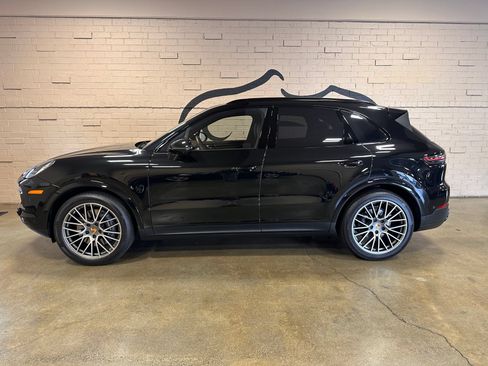 Used 2023 Porsche Cayenne Platinum Edition AWD/4WD image 11