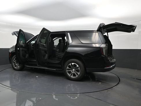 Used 2025 Chevrolet Tahoe LT w/ Comfort Package RWD image 30