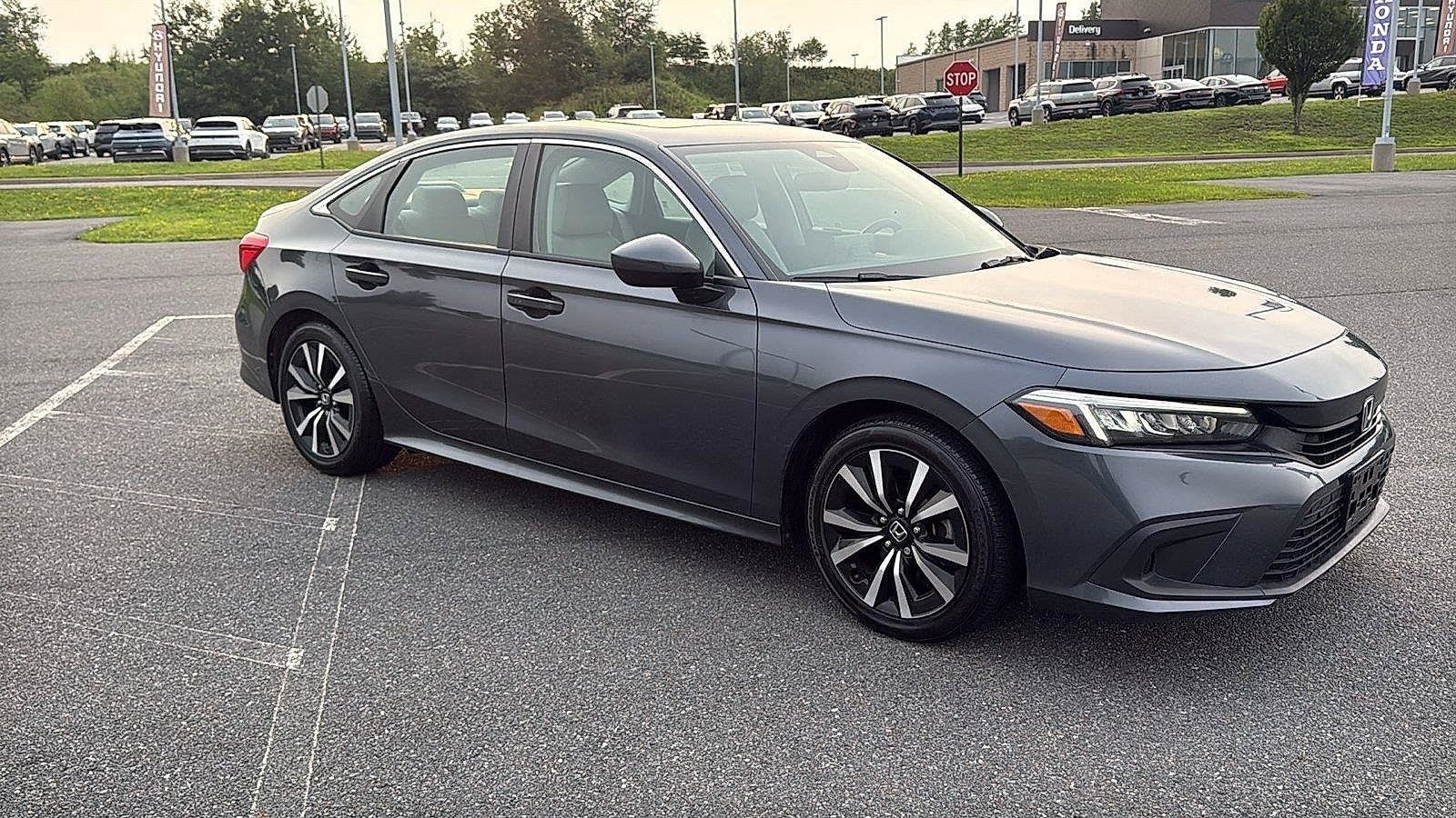 Used 2024 Honda Civic EX image 2