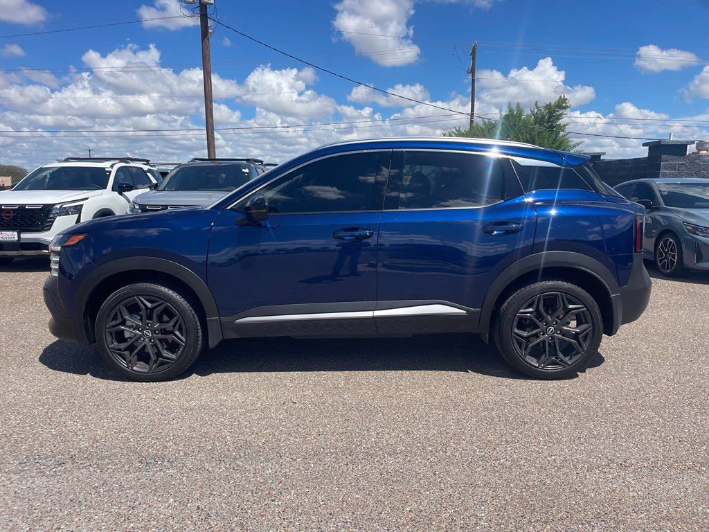 Used 2026 Nissan Kicks SR w/ SR Premium Package FWD image 4