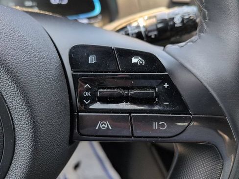 Used 2025 Hyundai Elantra Sport FWD image 17