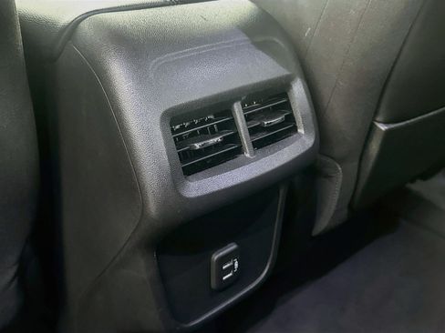Used 2022 GMC Terrain SLE FWD image 26