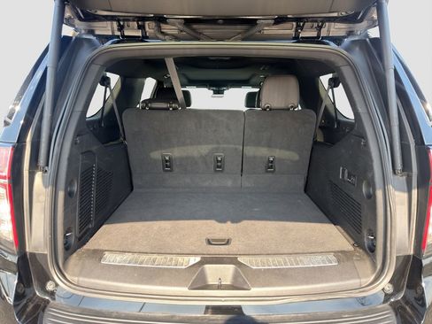 Used 2023 Chevrolet Suburban Premier image 28