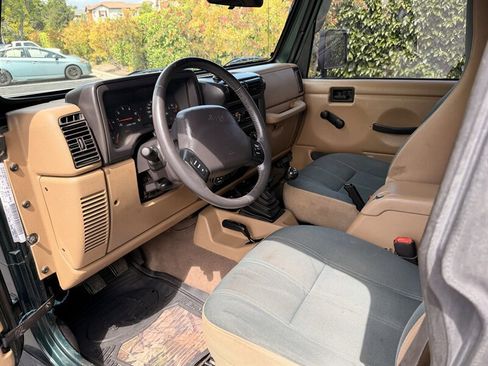 Used 2001 Jeep Wrangler Sahara AWD/4WD image 10