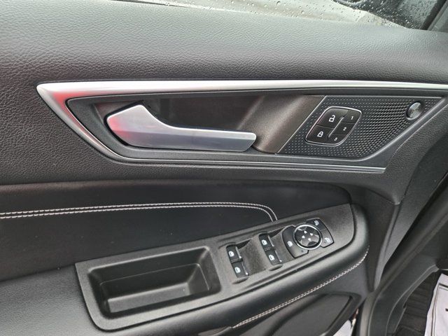 Used 2023 Ford Edge Titanium AWD/4WD image 39