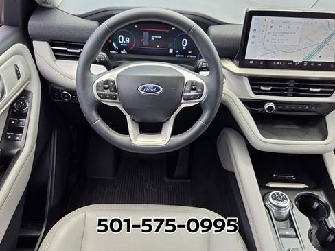 Used 2025 Ford Explorer Active w/ Active Comfort Package RWD image 12