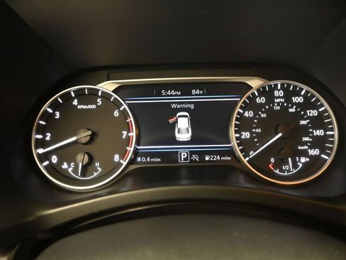Used 2024 Nissan Sentra SR FWD image 9