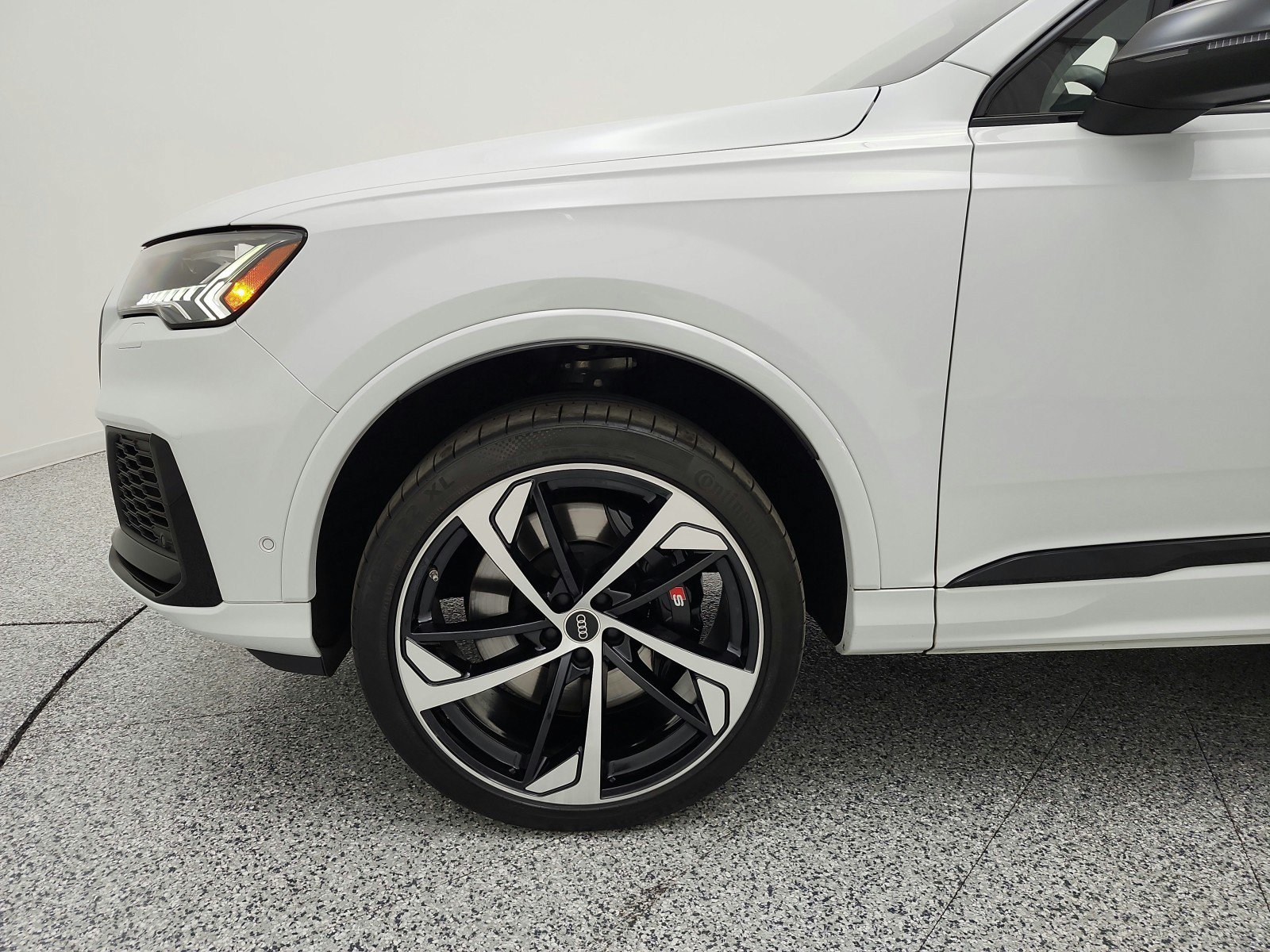 Used 2023 Audi SQ7 Premium Plus w/ Executive Package AWD/4WD image 19