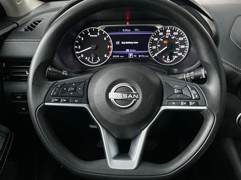 Used 2024 Nissan Sentra SV FWD image 13
