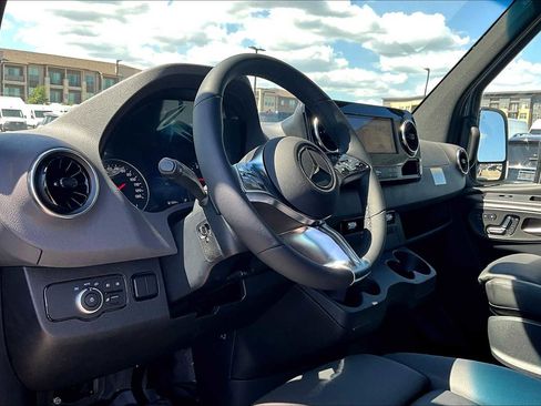 New 2025 Mercedes-Benz Sprinter 2500 image 8