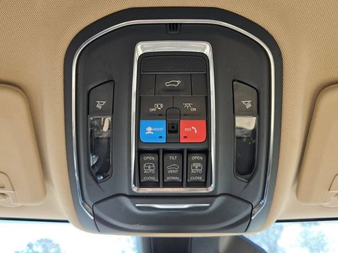 Used 2022 Jeep Grand Cherokee L Limited w/ Luxury Tech Group II RWD image 21