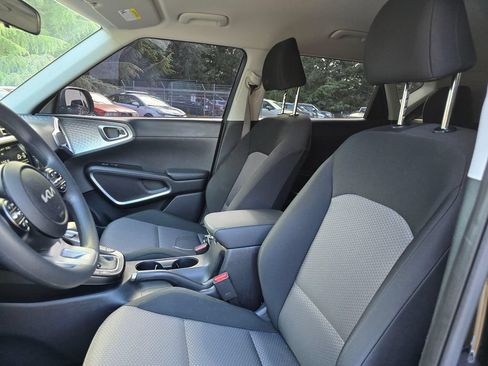 Certified 2025 Kia Soul LX FWD image 12