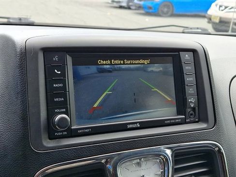 Used 2012 Chrysler Town & Country Touring-L w/ Entertainment Group #2 FWD image 17